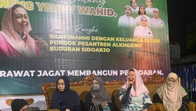 Yenny Wahid Beri Pendidikan Politik pada Santri di Ponpes Alkhoziny