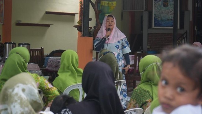 Yenny Wahid mengatakan, Mahfud MD sebagai calon wakil presiden mendampingi Ganjar Pranowo merupakan kader langsung dari presiden keempat RI, Gus Dur.