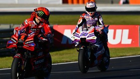 Bagnaia Curhat ke Rossi Soal Duel Lawan Martin di MotoGP Valencia