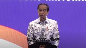 Jokowi Sebut Tingkat Stres Guru Tinggi: Hati-hati Pak Mendikbud