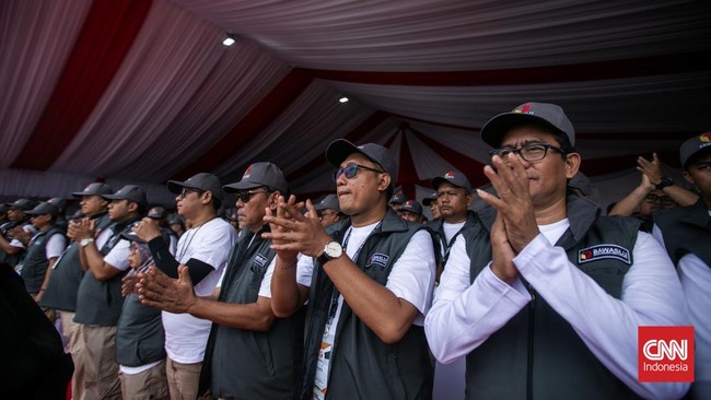 Para pegawai Bawaslu mendapat kenaikan tunjangan kinerja (tukin) dari Presiden Jokowi pada dua hari menjelang pencoblosan Pemilu 2024.