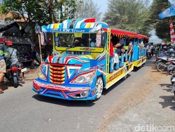 Kereta Kelinci Beroperasi di Jalan Kampung, Polisi Tegur soal Kecepatan
