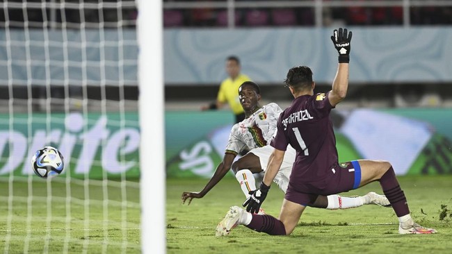 Pelatih Mali U-17 Soumaila Coulibaly sesumbar tim asuhannya bisa membantai Prancis dengan skor 10-0 di semifinal Piala Dunia U-17 2023.