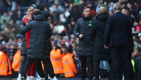 Kata-kata Guardiola Usai Ribut dengan Darwin Nunez