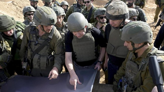 Kepala intelijen militer Israel Aharon Haliva menjadi sorotan usai mengajukan surat pengunduran diri pada Senin (22/4).