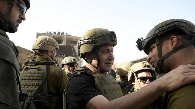 Israel menyatakan salah satu komandan elite mereka, Yitzhar Hofman, tewas dalam pertempuran dengan Hamas di utara Jalur Gaza, Palestina, pada Rabu (31/1).