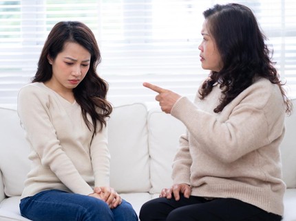 10 Cara Mengatasi Ketidakcocokan dengan Mertua