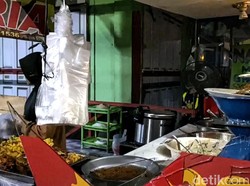 Kaca Pecah-Manekin Terhempas Imbas Tabung Gas Meledak di Atas Truk