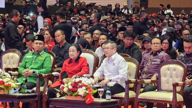 Megawati Soekarnoputri bakal memberikan pengarahan kepada para relawan yang hadir dalam konsolidasi pemangan Ganjar-Mahfud di JiExpo, Kemayoran.