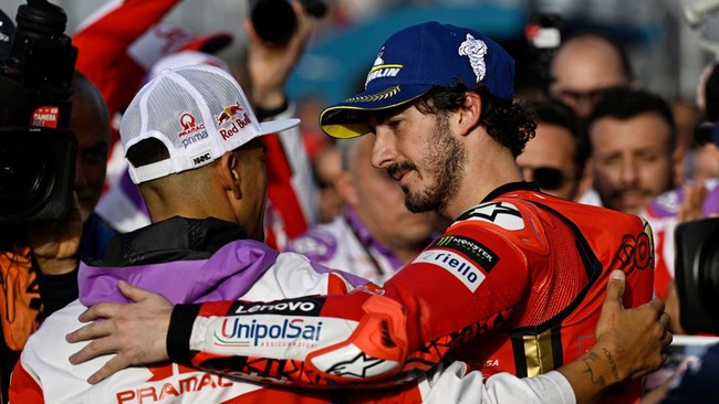 CEO Ducati Claudio Domenicali menilai Francesco Bagnaia akan melawan Bezzecchi, Martin, Di Giannantonio, dan Marquez.