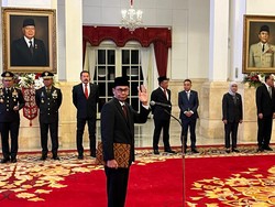 Momen Nawawi Pomolango Bacakan Sumpah Ketua KPK di Hadapan Jokowi