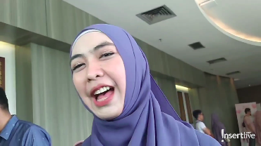 img-title Respons Oki Setiana Dewi Saat Disinggung Rumah Tangga Ria Ricis & Teuku Ryan