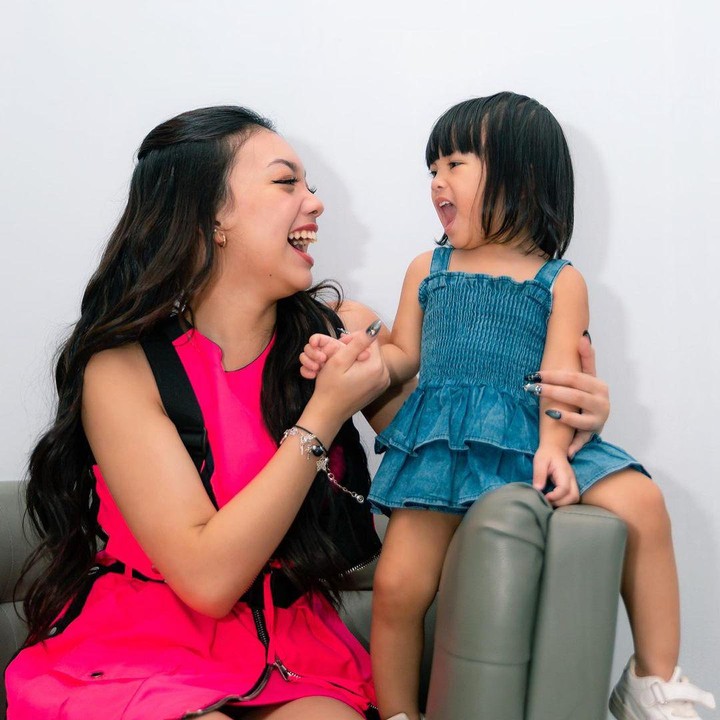<p>Bunda, kita doakan agar di usia ini, Nakeya tumbuh menjadi anak yang sehat dan cerdas, ya. Semoga Nakeya selalu mendapatkan kasih sayang dari seluruh orang di sekitarnya. (Foto: Instagram: @nakeya_ayu)</p>