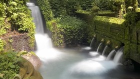 7 Tempat Melukat di Bali yang Populer sebagai Wisata Religi