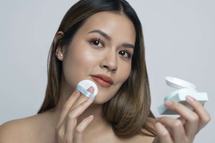 Raine Beauty adalah bisnis kecantikan Raisa Andriana. Kini telah menghadirkan beragam produk, dari maskara, blush on, lipstick, hingga setting powder