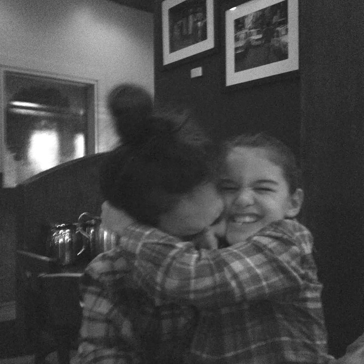 <p>Sejak kedua orang tuanya bercerai, Suri tinggal bersama sang ibunda. Selama ini, Katie jarang menunjukkan potret sang putri. (Foto: Instagram Katie Holmes)<br /><br /><br /></p>
