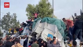 VIDEO: Warga Gaza Antre Terima Bantuan Kemanusiaan