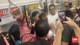 Anies Sentil Subsidi Kendaraan Listrik, Pilih Transportasi Publik