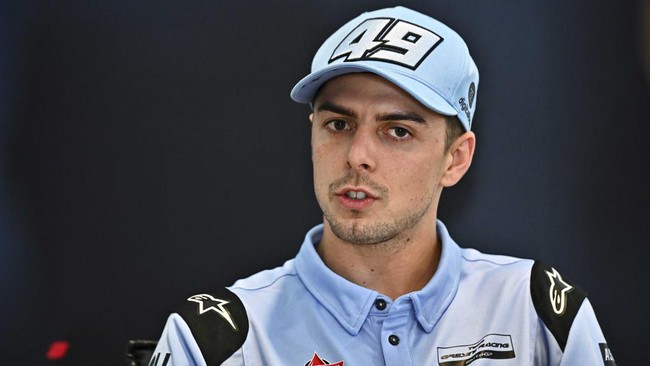 Fabio Di Giannantonio merasa 'aneh' menggunakan motor tim milik Valentino Rossi, VR46 Racing, pada MotoGP 2024.