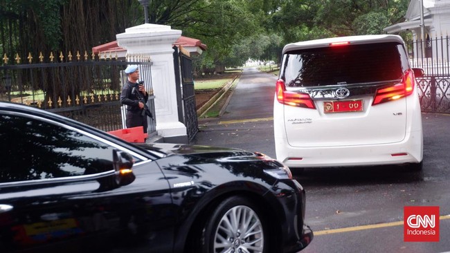 Berdasarkan pantauan, terhitung setidaknya sekitar dua jam Prabowo ikut rapat internal bersama Presiden Jokowi di Istana Bogor, Selasa (28/11) sore.