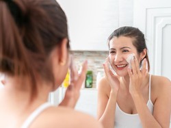 Sabun Cuci Muka Terbaik Menurut Dokter Kulit, Satu Jenis Ini Wajib Dimiliki