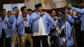 Prabowo Sindir Profesor Ejek Makan Bergizi Gratis: Pintar atau Bodoh?