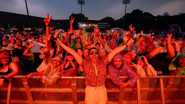 Joyland Festival Jakarta 2023 membuktikan festival musik ribuan penonton bisa digelar 'damai', menyenangkan, dan inklusif meski dihantam badai.