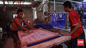FOTO: Limpahan Berkah Kampanye Pilpres Bagi Pengusaha Konveksi
