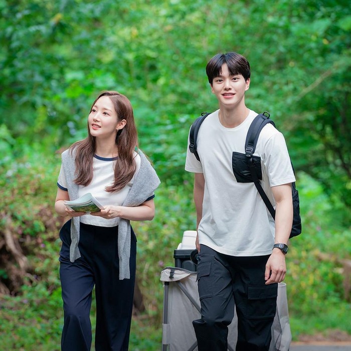 Park Min Young dan Song Kang di Forecasting Love and Weather