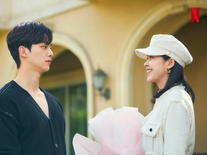 Song Kang dan Kim Shi Eun di Love Alarm season 2