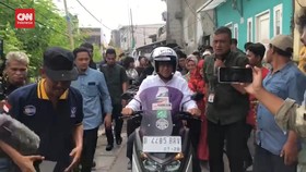 VIDEO: Kampanye Perdana, Anies Naik Motor ke Tanah Merah Jakut