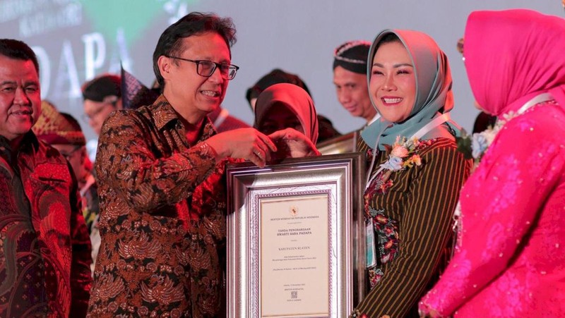 Kabupaten Klaten, Jawa Tengah menerima penghargaan Swasti Saba Kabupaten/Kota Sehat Tahun 2023 dalam kategori Padapa.