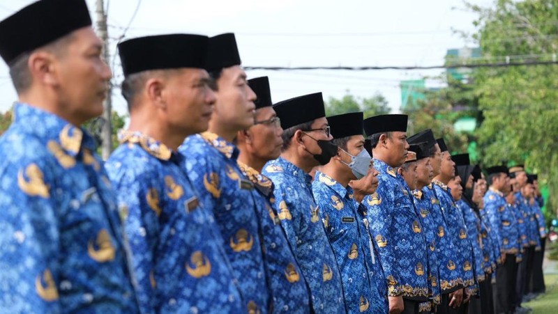 Wakil Bupati Klaten mendorong seluruh ASN di Kab. Klaten untuk menjadikan momen HUT Korps Pegawai Republik Indonesia (Korpri) ke-52 sebagai pemersatu bangsa.