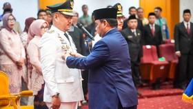 Gubernur Andap Resmi Lantik Bupati Koltim Definitif Abdul Aziz