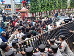 Demo Desak Pemkab Pangandaran Batalkan Pinjaman ke Bank Sempat Memanas