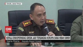 VIDEO: Kepala Diskoperindag Gresik Tersangka Korupsi Dana Hibah UMKM