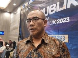 Ketua KPU Sebut Roy Suryo Tukang Fitnah Buntut Cuitan Mikrofon Gibran
