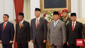 Tangis Luhut Usai Kembali ke RI dan Lihat Menantu Dilantik Jadi KSAD