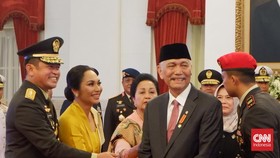 Luhut Is Back, Langsung Hadiri Pelantikan Menantu Jadi KSAD di Istana