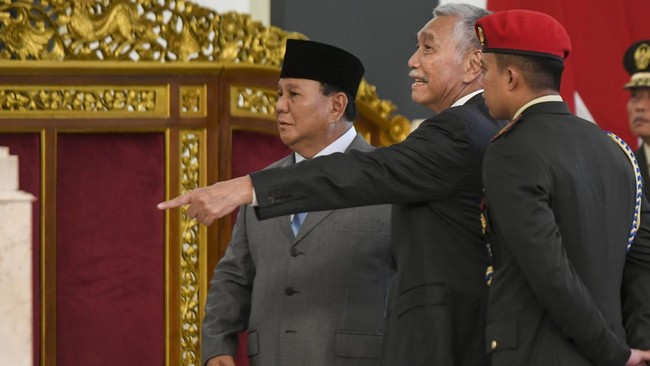 Luhut Binsar Pandjaitan berpesan kepada Prabowo Subianto agar tidak membawa orang toxic ke dalam pemerintahan.