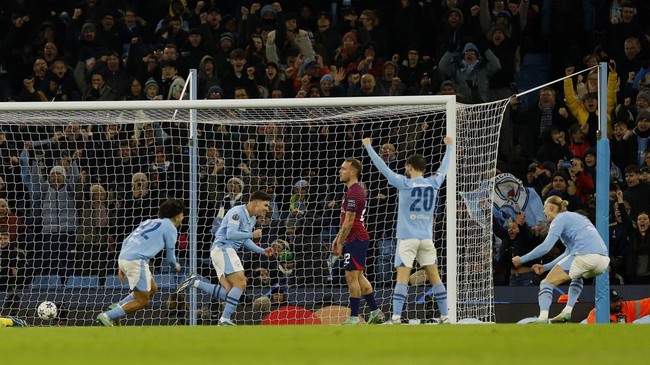 Manchester City berhasil membalikkan keadaan untuk menang 3-2 atas RB Lepizig dalam laga lanjutan grup G Liga Champions.