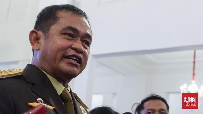 Menteri BUMN Erick Thohir mengankat KSAD Jenderal TNI Maruli Simanjuntak sebagai Komisaris Utama PT Pindad.
