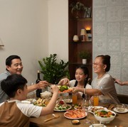 Menjelang Tahun Baru, Batasi Konsumsi 6 Jenis Makanan Ini Agar Kesehatan Tetap Terjaga!