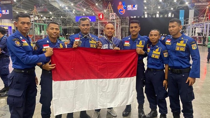 Bikin Bangga! Petugas Damkar Jakarta Raih Juara di Kompetisi Pemadam Kebakaran dan Paramedis Dunia