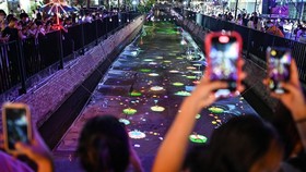 FOTO: Ramah Lingkungan, Keranjang 'Krathong' Thailand Dibuat Virtual