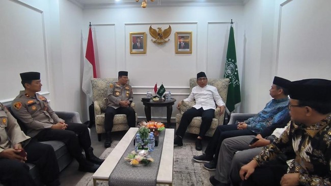 Satgas NCS Polri temui Ketua Umum PBNU KH Yahya Cholil Staquf dan Imam Besar Masjid Istiqlal KH Nasaruddin Umar dalam rangka pengamanan pelaksanaan Pemilu 2024.
