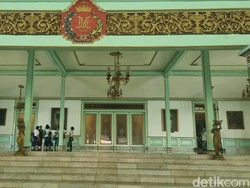 Mengintip Kehidupan Elite Jawa di Istana Mangkunegaran Solo