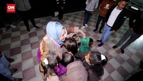 VIDEO: Momen Haru Tahanan Palestina Kembali Berkumpul dengan Keluarga