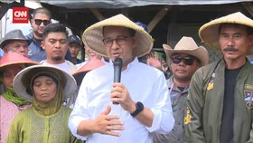 VIDEO: Anies Dicurhati Petani Pangalengan Soal Pupuk dan Lahan