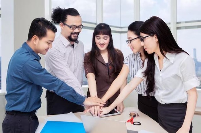 Cara Komunikasi Fleksibel & Profesional Biar Sukses Jadi Leader!